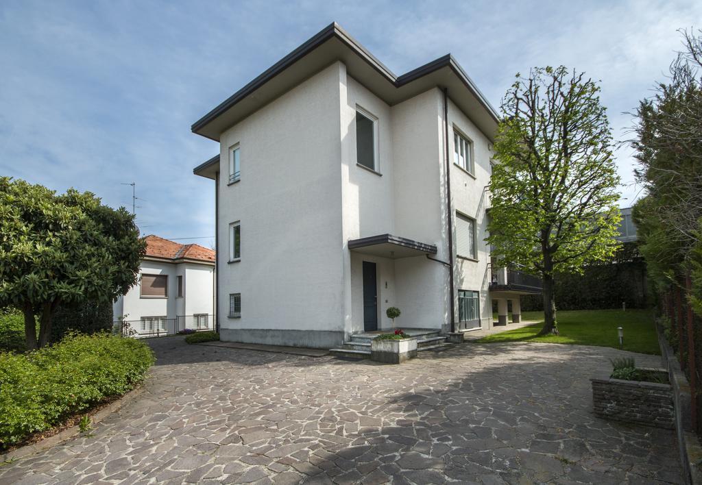 Casa Foscolo Daire Villa Guardia Dış mekan fotoğraf