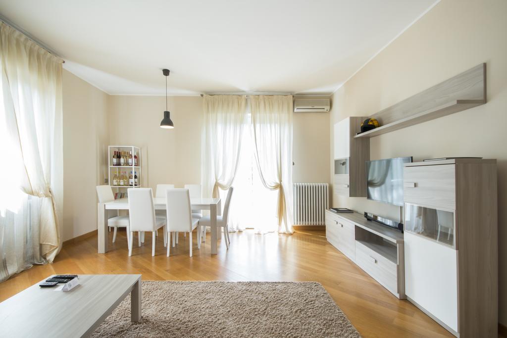 Casa Foscolo Daire Villa Guardia Dış mekan fotoğraf